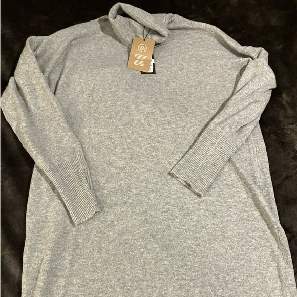 Vero Moda Sweater Dress - Picture 2 of 4